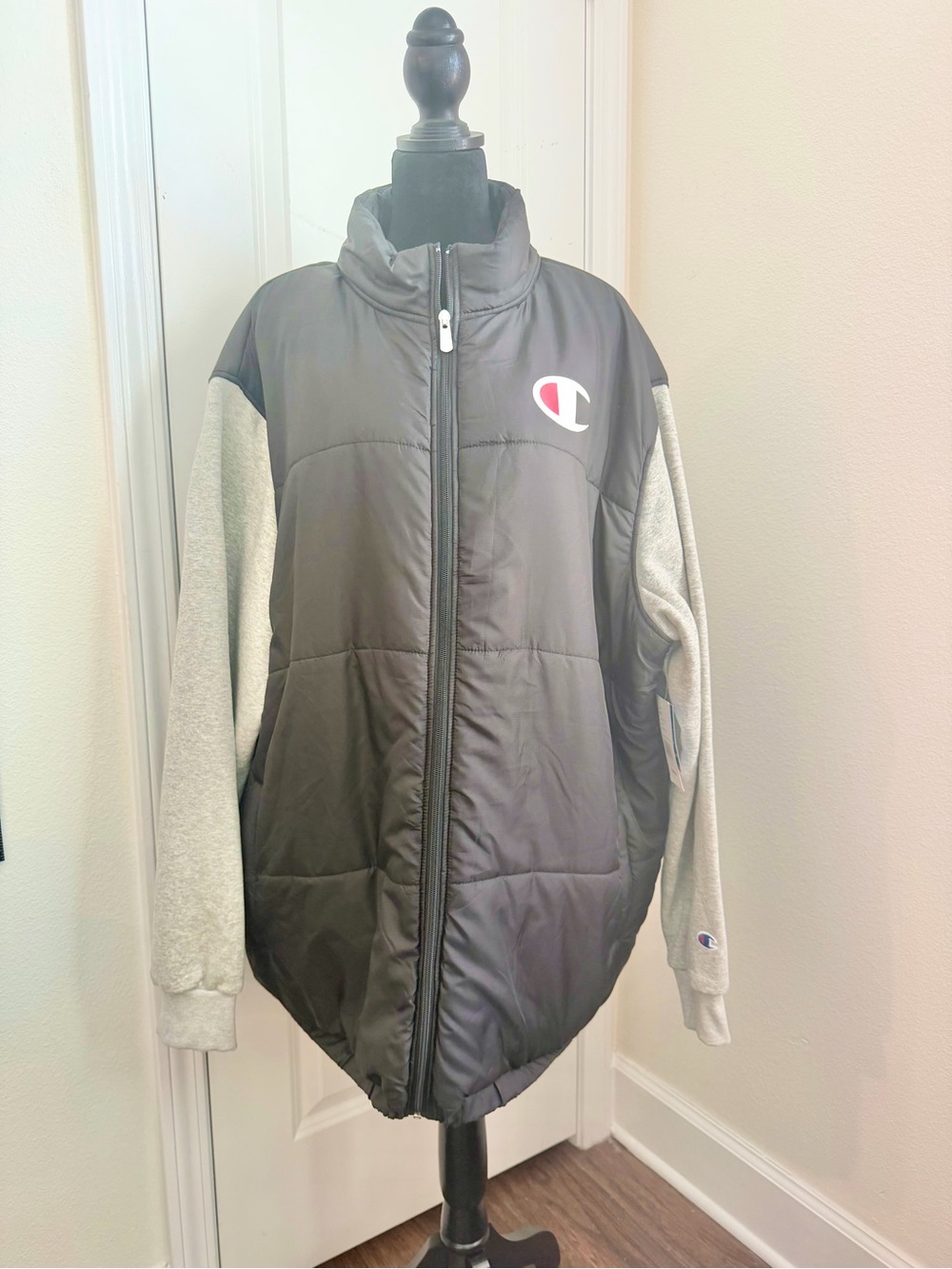 BRAND New Men’s Big & Tall 4XLT Champion Black Puffer Vest + Light Gray Sleeves